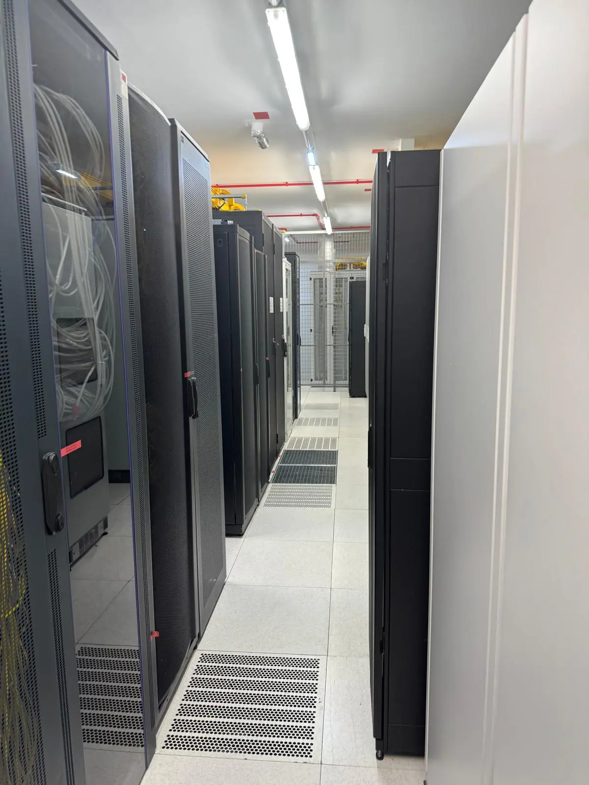 Intel Xeon Gold 6230R Windows Server Kurumsal Altyapı görseli